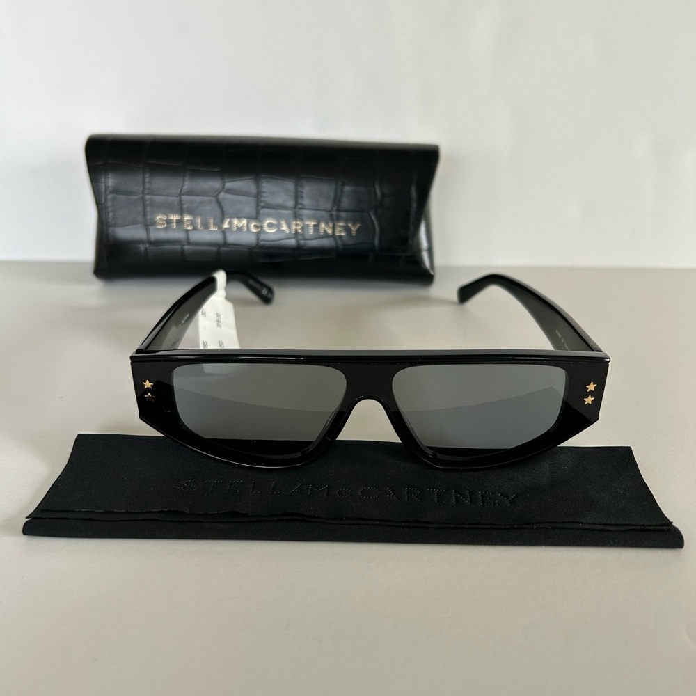NWT. Stella McCartney Black Square Sunglasses/Originals